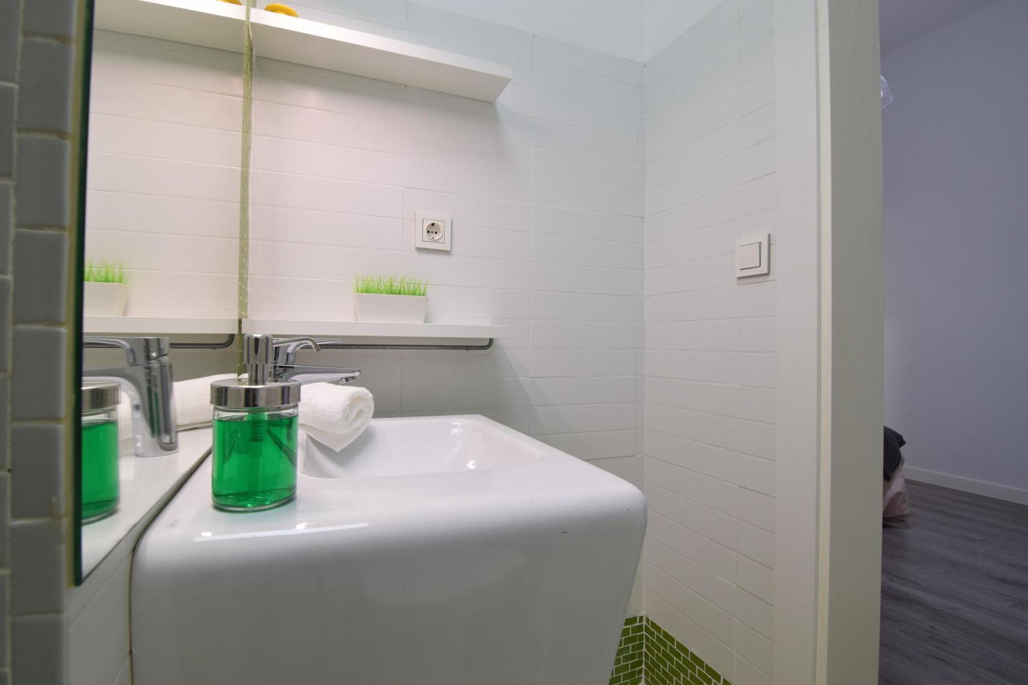 Apartamento Atarazanas Malaga Centro Historico Eksteriør bilde